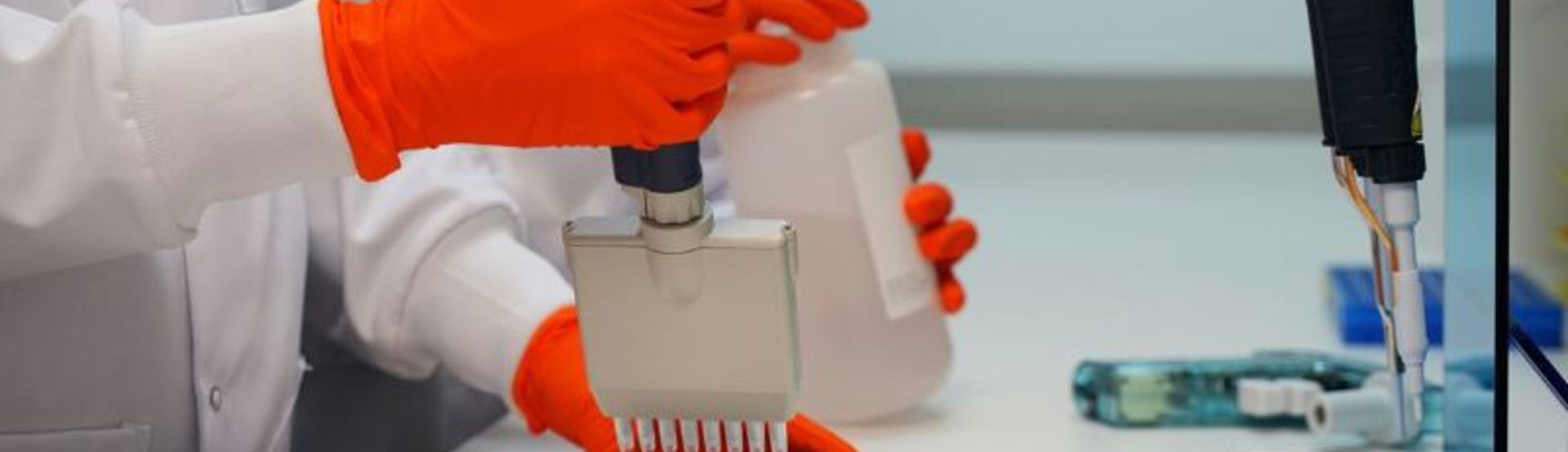 Ros Eeles And Team Pippetting Headless