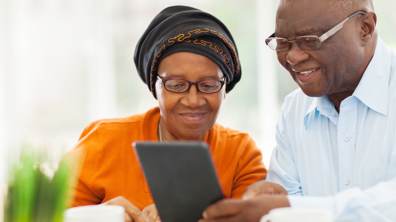 Couple Information Tablet Online Adobestock 55720506