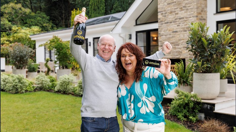 Darren &Amp; Rachael Reid Omaze Million Pound House Surrey Winners Outside Their New £3M Home HERO