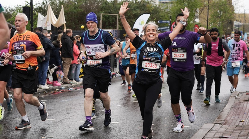 2023-london-marathon-nikki-run-runner